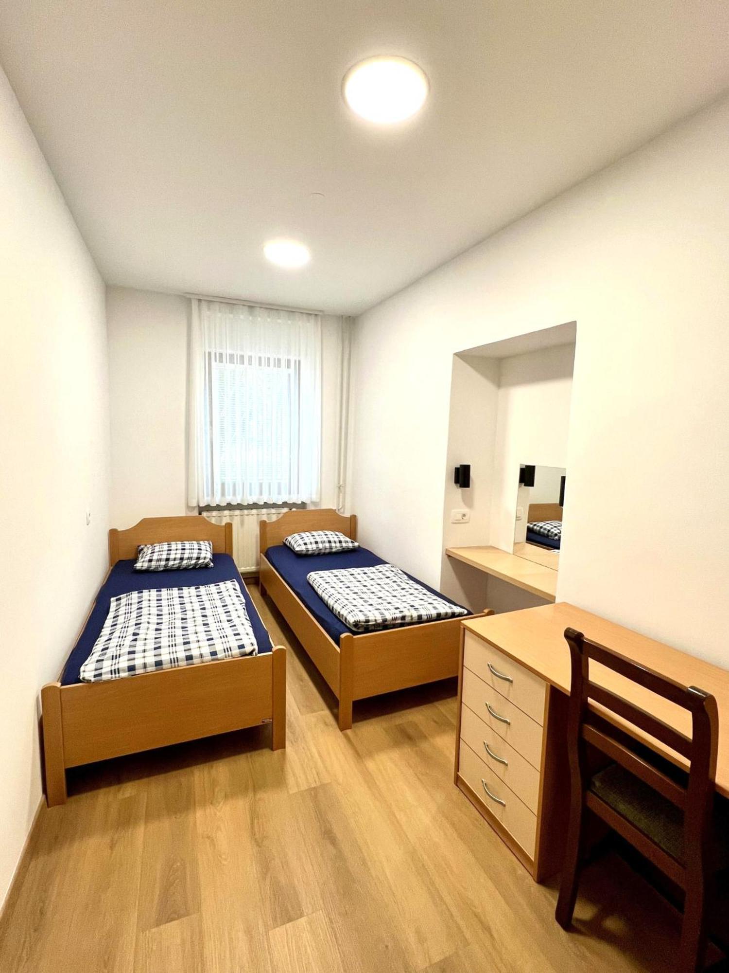 Twin Room,791631297:JPEG